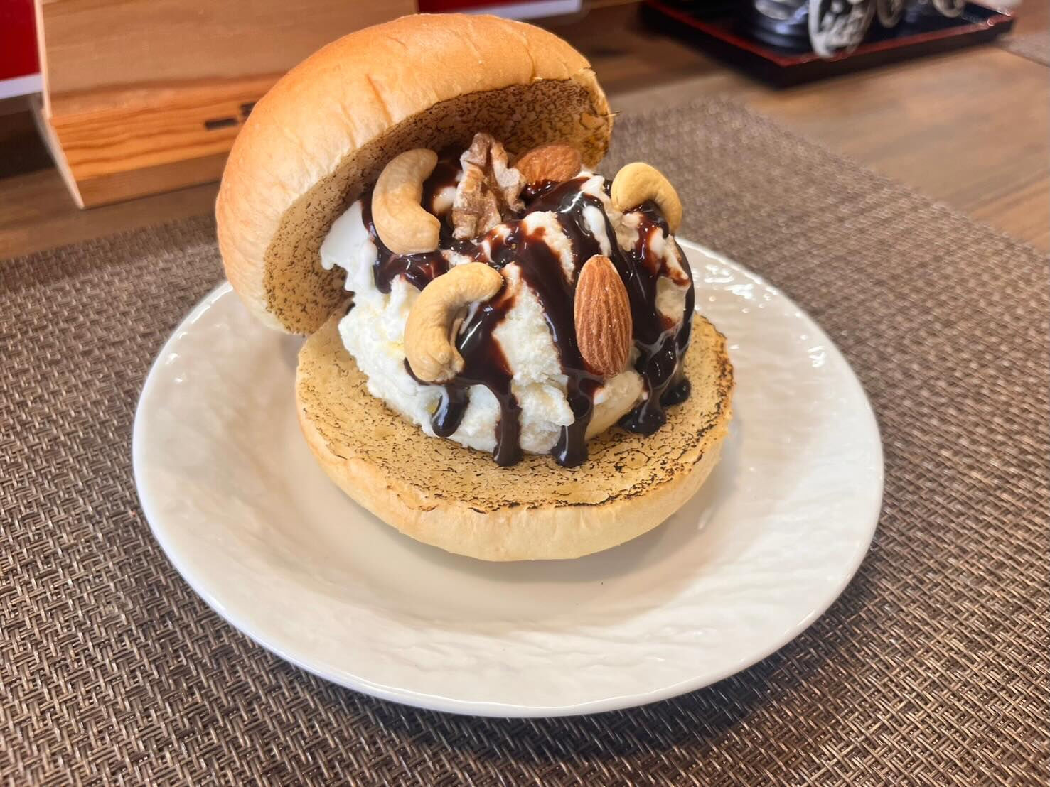 福島県風：小町アイスバーガー